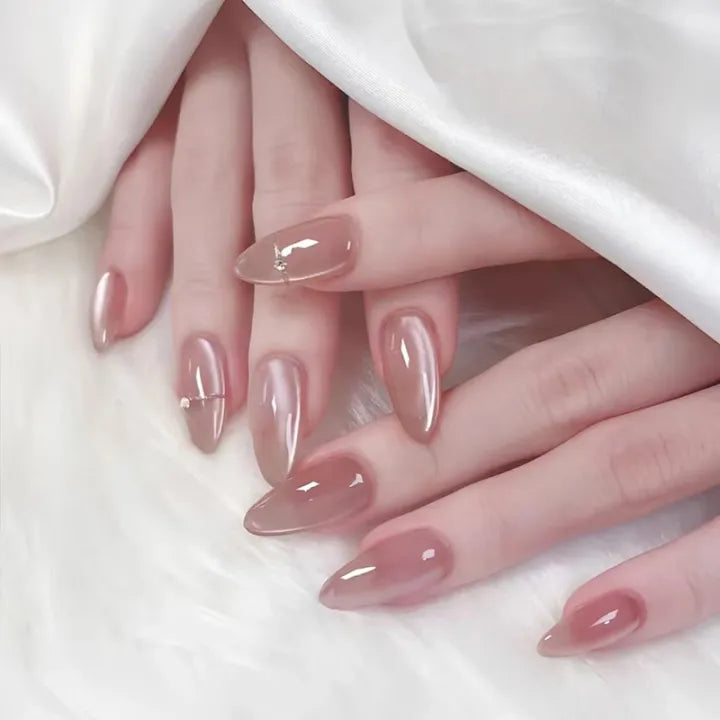 CAT EYE NAILS