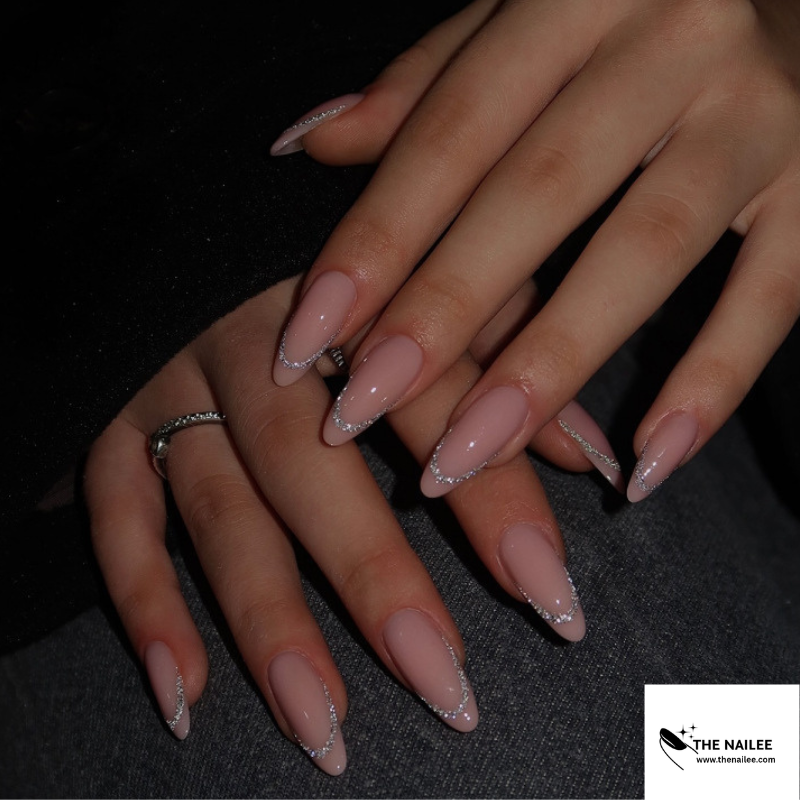 TN54 - Nude PinkSilver Glitter Outline Almond Press-On Nails | 24 pcs